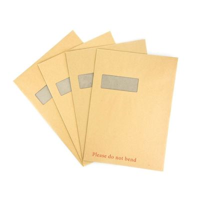 Besondergroßer Versandumschlag mit braunem Kraftpapier und grauer Kartonrückschutz