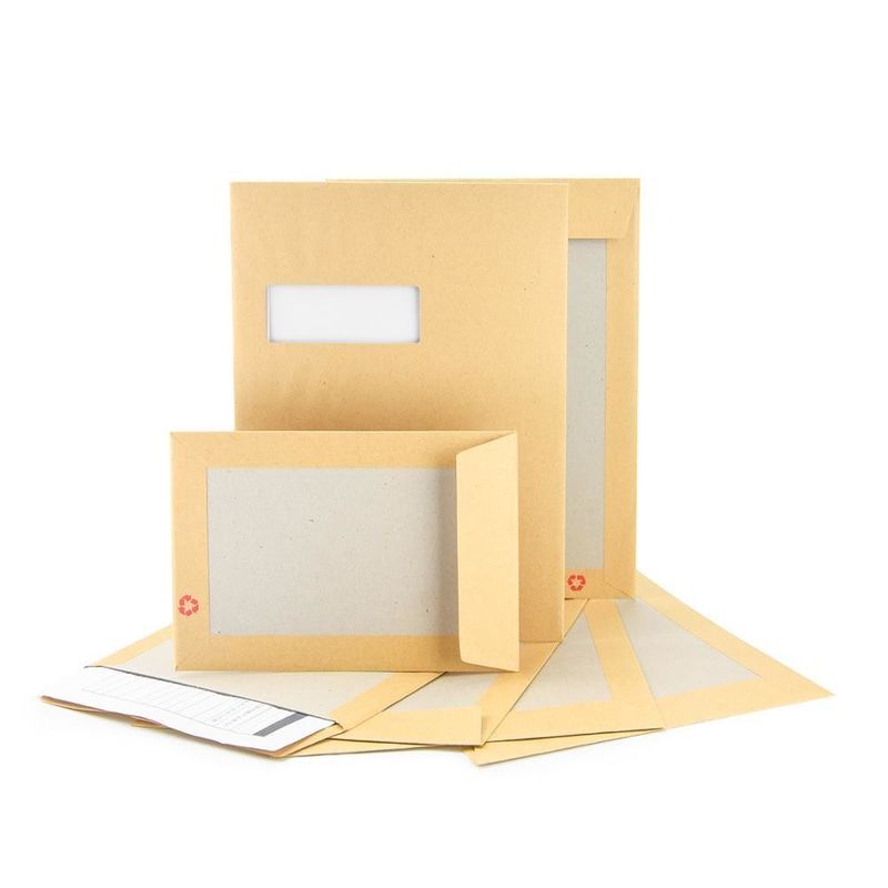Besondergroßer Versandumschlag mit braunem Kraftpapier und grauer Kartonrückschutz